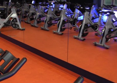 Video: Orange Linoleum in Fitnessräumen